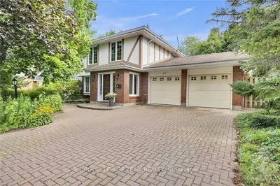 Detached in South of Baseline to Knoxdale