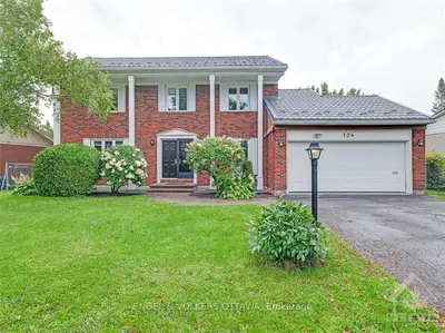 Detached in Country Place - Pineglen - Crestview and Area