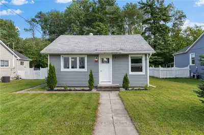 Detached in Deep River
