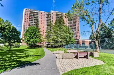 Condo Apartment in Overbrook - Castleheights and Area
