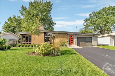 Detached in Crystal Bay - Rocky Point - Bayshore