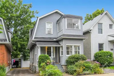 Detached in Carlington - Central Park