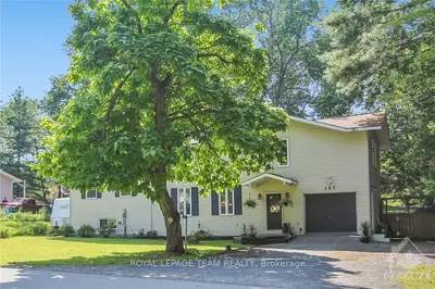Detached in Constance Bay - Dunrobin - Kilmaurs - Woodlawn