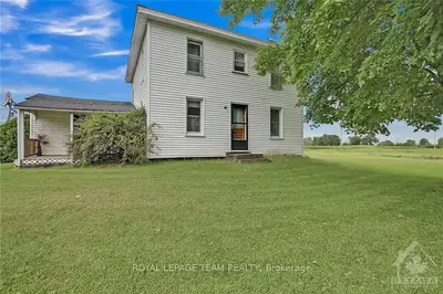 Detached in South Dundas