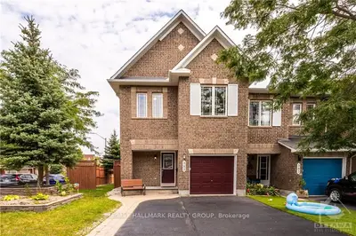 Att/Row/Townhouse in Kanata