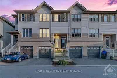 Att/Row/Townhouse in Orleans - Convent Glen and Area