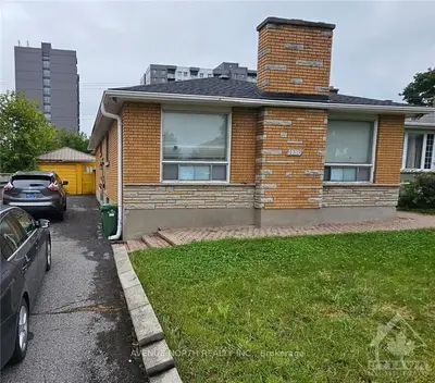 Detached in Carlington - Central Park