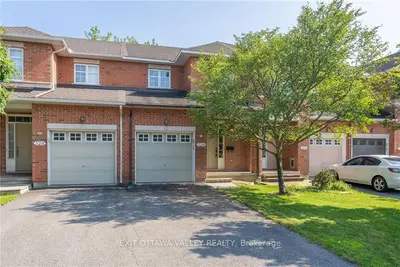 Att/Row/Townhouse in Barrhaven