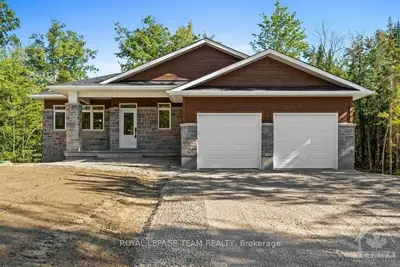 Detached in Beckwith
