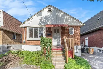 Detached in Tunneys Pasture and Ottawa West