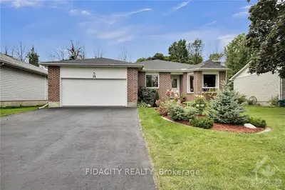 Detached in Perth