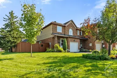 Att/Row/Townhouse in Kanata