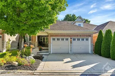 Att/Row/Townhouse in Kanata