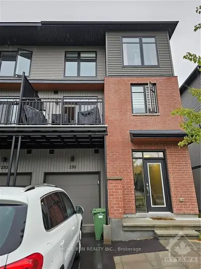 Att/Row/Townhouse in Blossom Park - Airport and Area