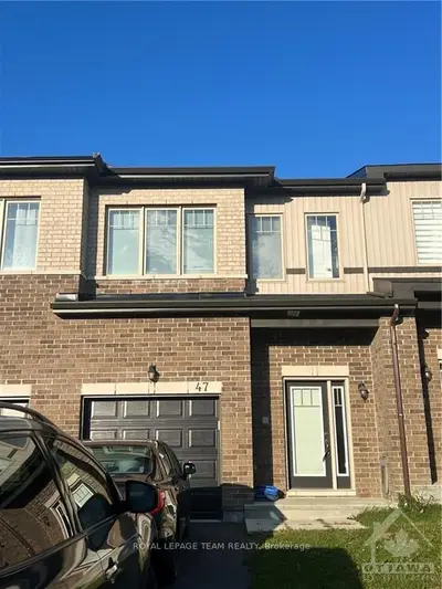 Att/Row/Townhouse in Blossom Park - Airport and Area