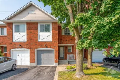 Att/Row/Townhouse in Kanata