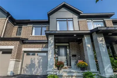 Att/Row/Townhouse in Stittsville - Munster - Richmond