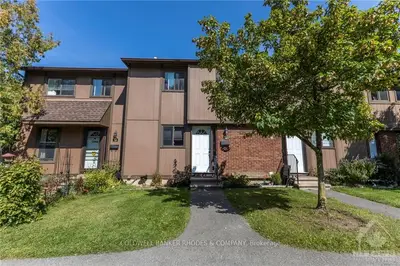 Condo Townhouse in Barrhaven