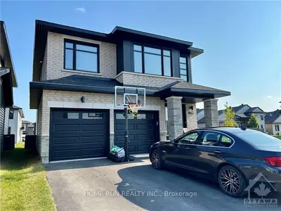 Detached in Blossom Park - Airport and Area