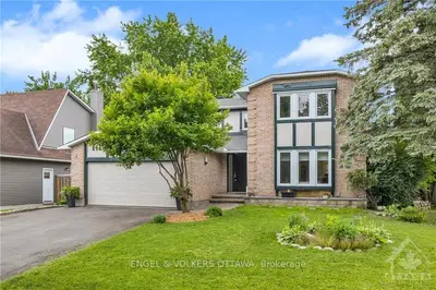 Detached in Orleans - Convent Glen and Area