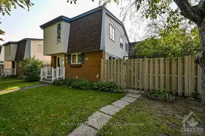 Condo Townhouse in Beacon Hill North - South and Area