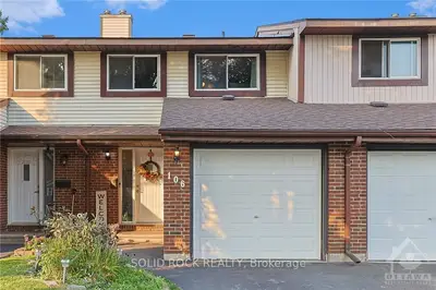 Condo Townhouse in Kanata