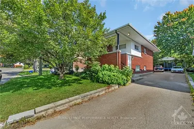 211 Alfred Street, Vanier And Kingsview Park, On K1l 6w3