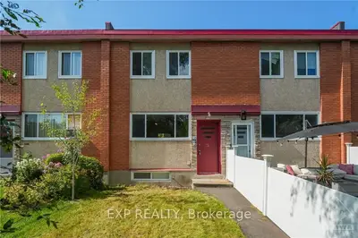 Att/Row/Townhouse in Carlington - Central Park