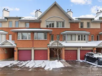 2828 RICHMOND Road 12, Britannia Heights - Queensway Terrace N and Area, ON K2B 8S1