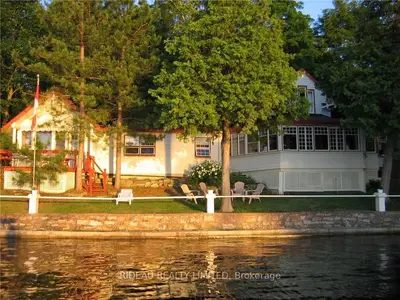 32 R9 Road, Rideau Lakes, On K0g 1l0