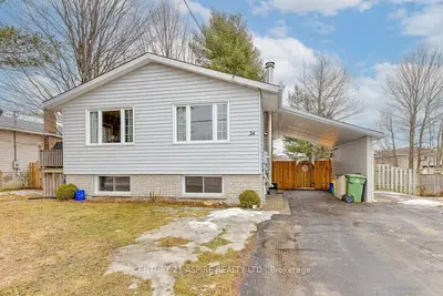 24 Russell Street, Petawawa, On K8h 1t9