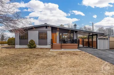 1 KIMDALE Street, South of Baseline to Knoxdale, ON K2G 0W8