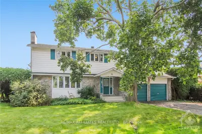 Detached in Crystal Bay - Rocky Point - Bayshore