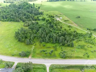 1417 Castleford Road, Horton, On K7v 3z8