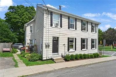 Duplex in Brockville