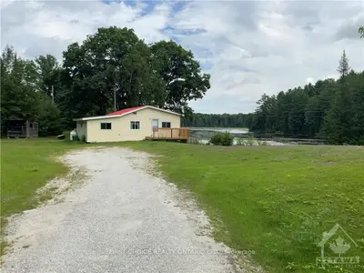 Detached in Frontenac