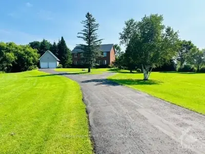 Detached in Constance Bay - Dunrobin - Kilmaurs - Woodlawn