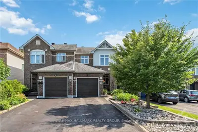 Att/Row/Townhouse in Hunt Club - Windsor Park Village and Area