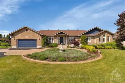 Detached in Greely - Metcalfe - Osgoode - Vernon and Area