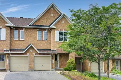 Att/Row/Townhouse in Kanata