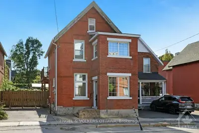 Detached in Ottawa Centre