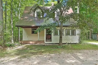 Detached in Lanark Highlands