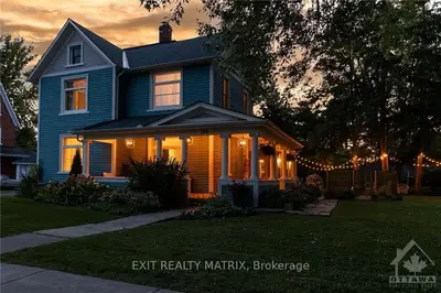 Detached in Mississippi Mills