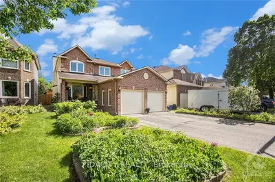Detached in Hunt Club - South Keys and Area