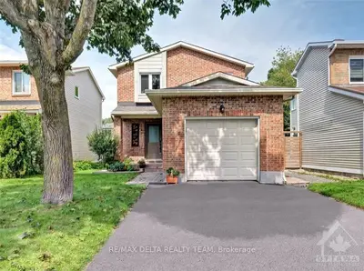 Detached in Orleans - Convent Glen and Area