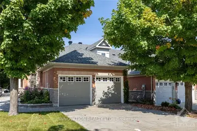 Att/Row/Townhouse in Kanata