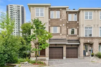 Att/Row/Townhouse in Westboro - Hampton Park