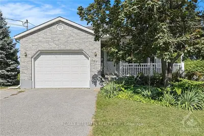 Detached in Carleton Place