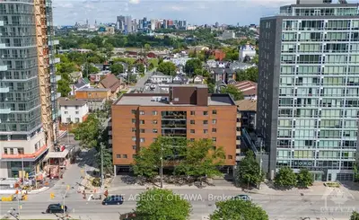 Condo Apartment in West Centre Town