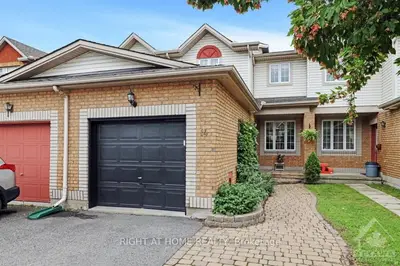 Att/Row/Townhouse in Overbrook - Castleheights and Area